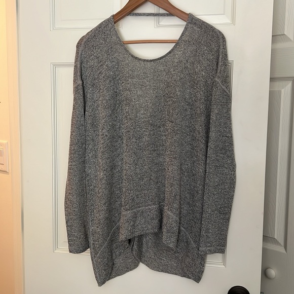 Top - Picture 2 of 5